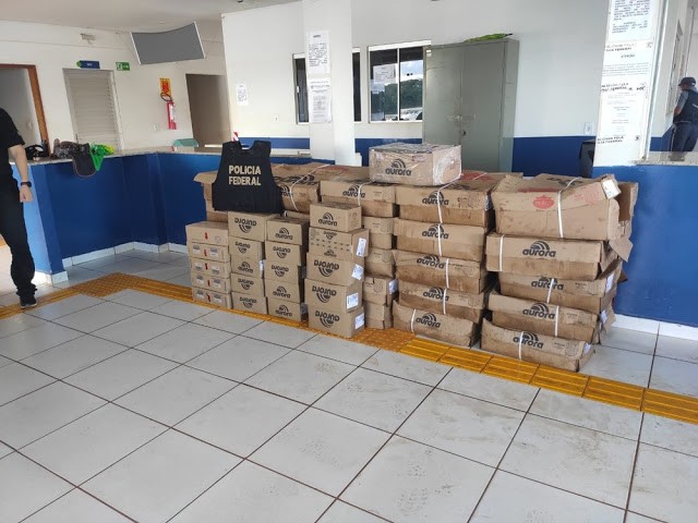 CRIME DE DESCAMINHO: EXERCITO E PF FLAGRAM PRODUTOS SENDO TRANSPORTADOS PARA BOLÍVIA