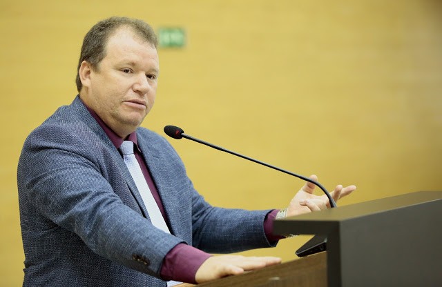 Dr. Neidson requer informações sobre o projeto Sou Conectado