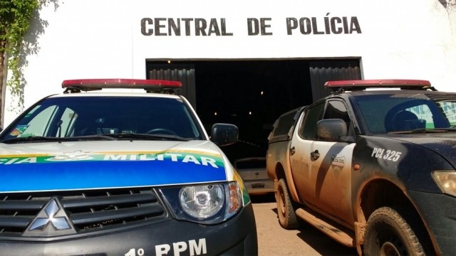 Morador de rua ataca pedestre com facada na testa e foge