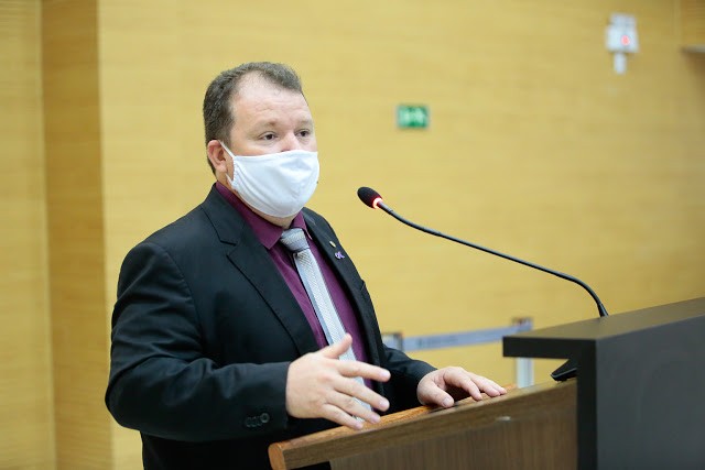 Dr. Neidson reclama da demora na regulação de leitos clínicos para Covid-19 no Estado e afirma que cerca de 50% dos leitos estão desocupados