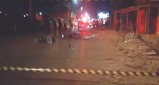 Dois motociclistas colidem frontalmente e morrem no local do acidente