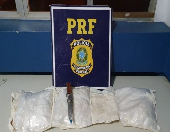 PRF prende mulher no Acre vindo para RO com mais de três quilos de droga