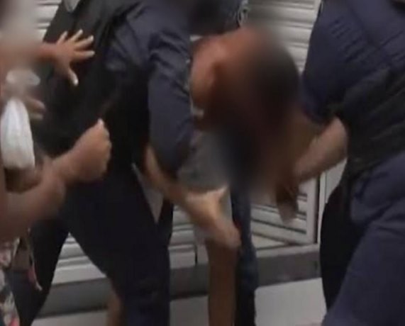 PM usa gás de pimenta para conter homem armado com faca que ameaçava pessoas