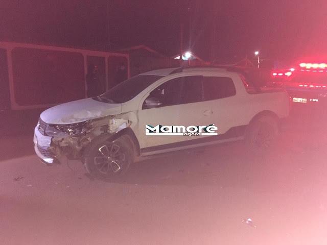 COM SINTOMAS DE EMBRIAGUEZ MOTORISTA BATE EM CARRO ESTACIONADO EM NOVA MAMORÉ