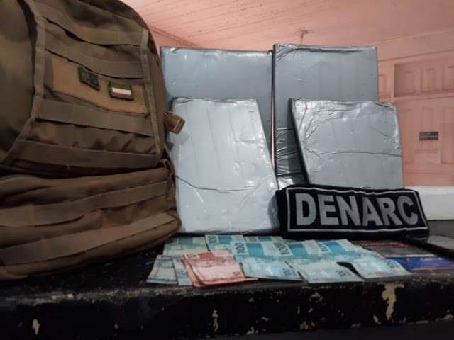 Agentes do Denarc prende na BR 425 Boliviana com quase 05 quilos de cocaína de alto teor