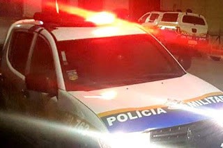 Mulher é perseguida por ladrão durante tentativa de assalto na madrugada em Guajará