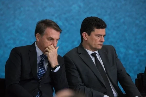PF intima Bolsonaro a depor pessoalmente sobre acusações de Moro