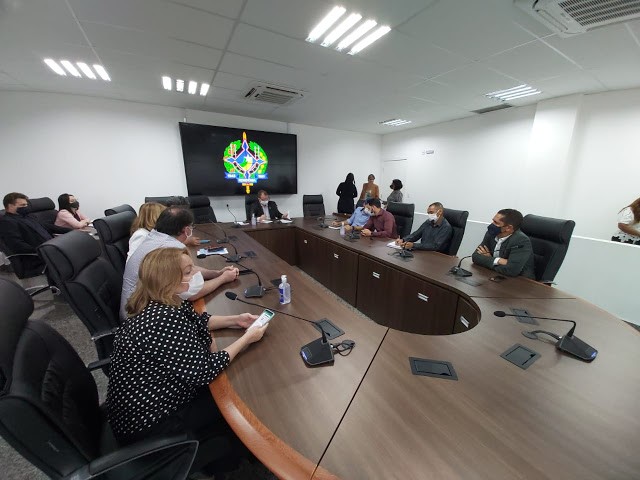 Em reunião com Dr Neidson na ALE, servidores da Saúde voltam a cobrar envio do PCCR