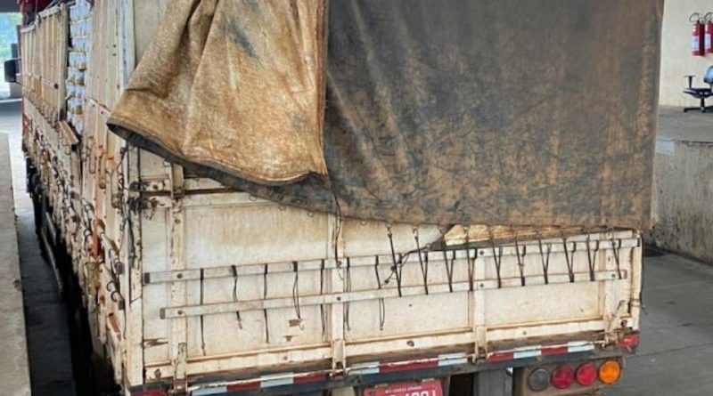 Carreta com carga de cerveja avaliada em R$ 250 mil é apreendida em Vilhena. A carga seguia até Guajará-Mirim