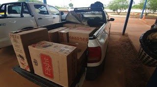 PRF apreende 8.500 maços de cigarros contrabandeados sendo transportados em dois carros