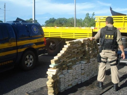 Em operação ousada PRF apreende 300 quilos de cocaína em Cáceres