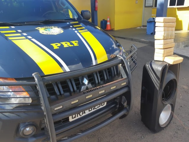 PRF apreende 11 kg de cocaína escondida em caixa de som que saiu de Guajará-Mirim