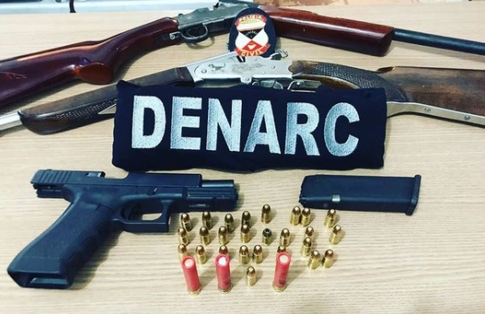 Motorista bêbado é preso após fugir de fiscalização em alta velocidade em RO; ele estava com três armas