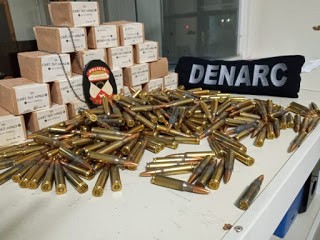 BR 425: Polícia prende jovem com 400 munições para fuzil em ônibus que saiu de Guajará-Mirim-RO.