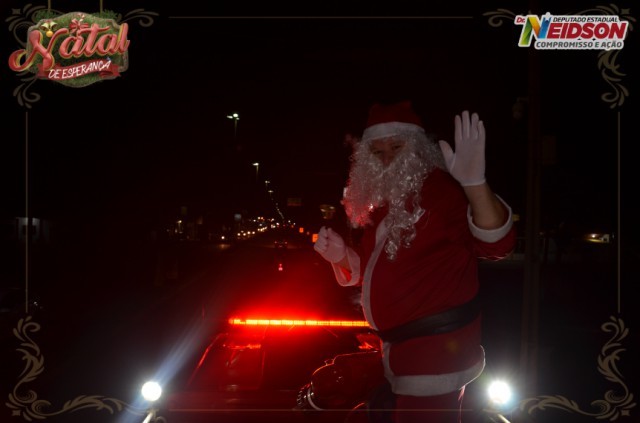 Veja as fotos da chegada do Papai Noel no Projeto Natal Esperança