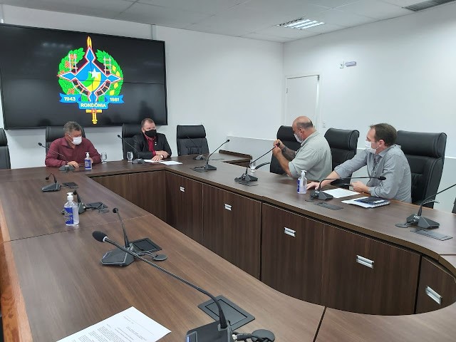 Dr. Neidson discute acompanhamento e atendimento domiciliar para tratamento da Covid-19
