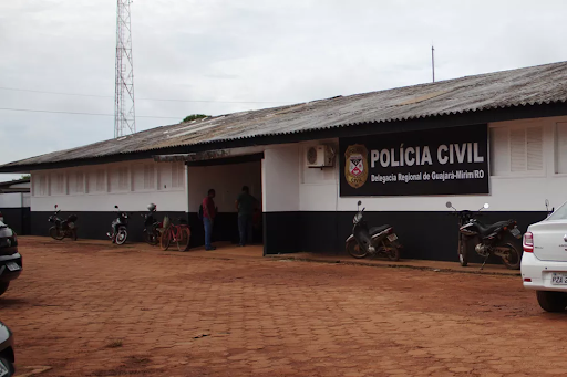 Homem é atingido por tiros e socorrido ao Hospital Regional de Guajará-Mirim