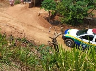 Dois homens são mantidos reféns enquanto motocicletas eram cruzadas para a Bolívia na 1ª linha do Distrito IATA