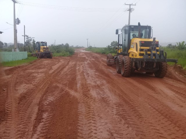 SECRETÁRIO DE OBRAS RECUPERA ESTRADA DO BOM SOSSEGO