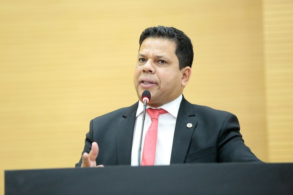 Deputado Jair Montes é alvo de operação e afastado do cargo por supostas fraudes na compra de testes da Covid em RO