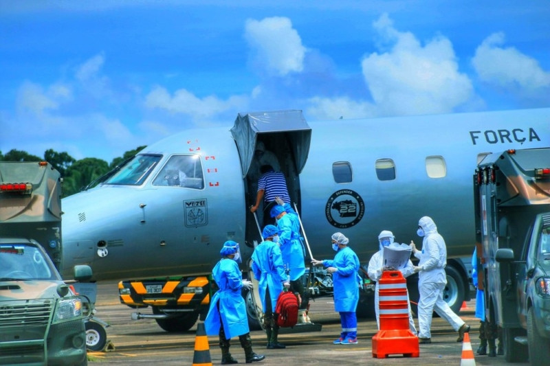 16 pacientes com Covid-19 são transferidos de RO para o Rio de Janeiro