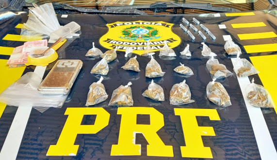 Grupo suspeito de atravessar veículos roubados do Brasil para a Bolívia é preso em Guajará-Mirim