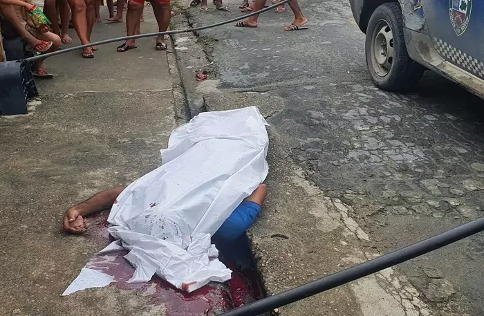 Homem é executado com tiros na cabeça no Jorge Teixeira