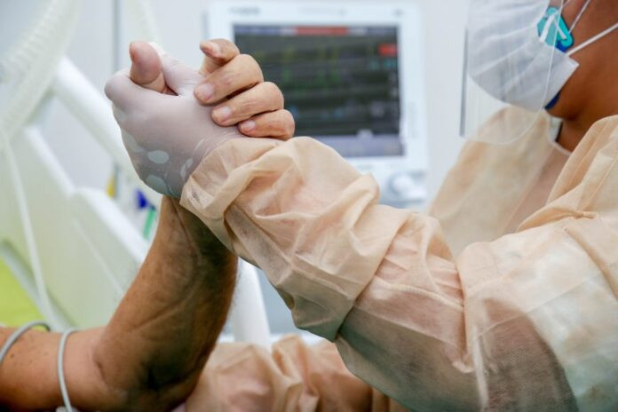 Rondônia chega a 54 dias com UTIs lotadas; fila de espera tem 141 pacientes