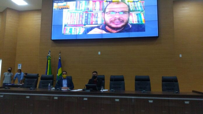 Deputado propõe corte de 20% dos salários dos parlamentares, promotores, juízes, desembargadores, secretários e governador