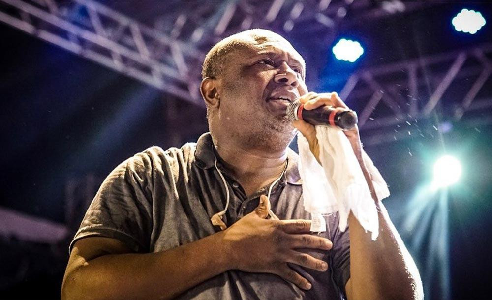Vídeo mostra Irmão Lázaro cantando enquanto era atendido