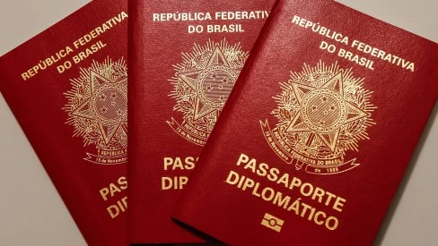 MAMATA NÃO ACABOU – Senadores e suplentes de RO emitem passaporte diplomático para filhos e esposas