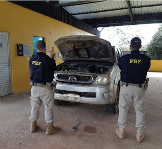 Jovem é preso pela PRF com caminhonete roubada