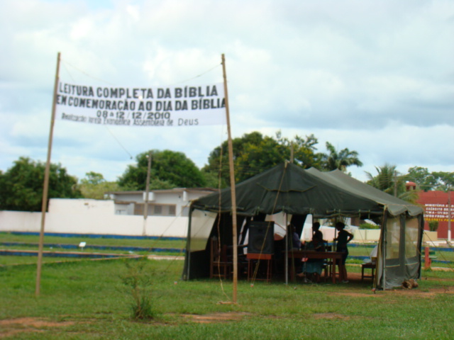 Assembléia de Deus em Guajará-Mirim comemora o Dia da Bíblia com muita leitura - Fotos