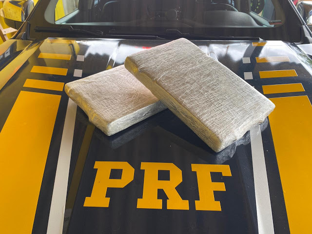 EM ARIQUEMES, PRF E PMRO APREENDEM 6,5 KG DE COCAÍNA QUE PODERIA RENDER MAIS DE R$ 800 MIL AOS INFRATORES