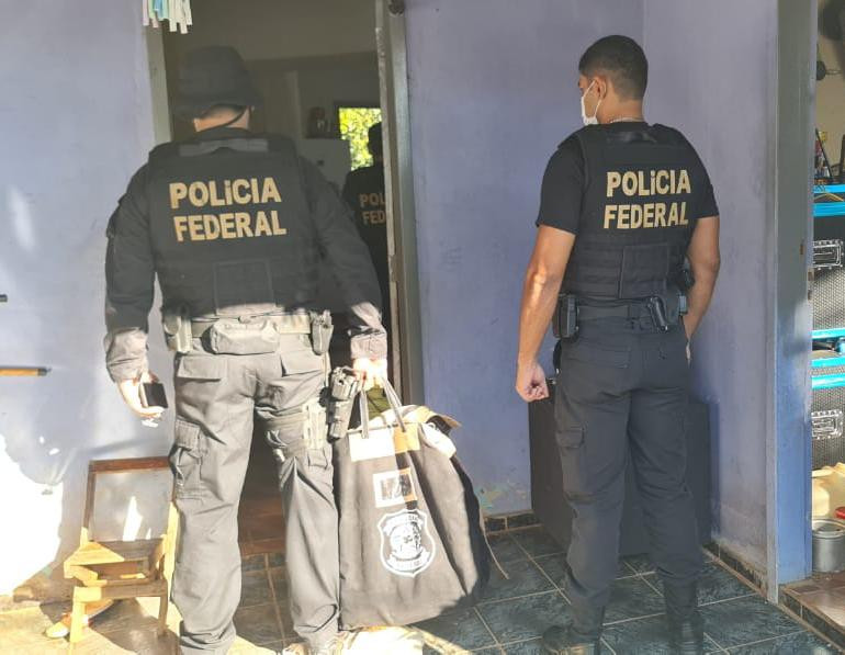 REVÉS: Polícia Federal deflagra operação contra crimes de fraudes em Auxílios Emergenciais em RO
