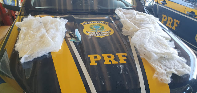 PRF apreende cocaína líquida em casacos que saíram de Guajará-Mirim