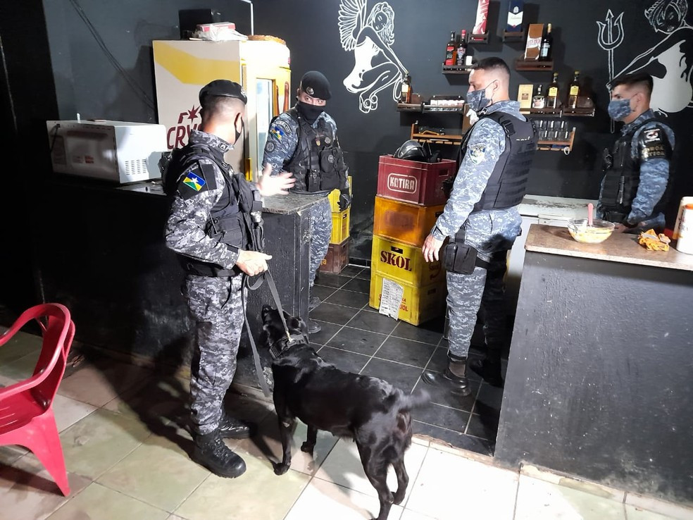 Duas adolescentes são resgatadas em casa de prostituição em RO