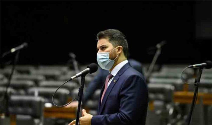 PL permite a transposição para os quadros da União de professores leigos do ex-território de RO