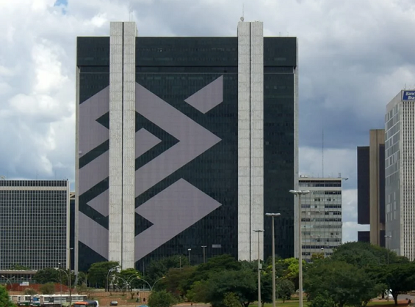 Concurso Banco do Brasil: edital publicado; 2.240 vagas de nível médio e CR