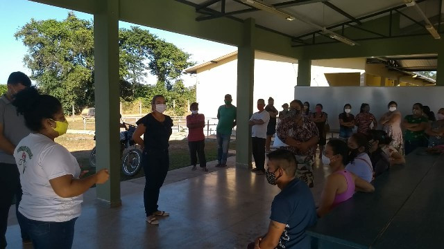 SECRETARIA DA AÇÃO SOCIAL ATENDE FAMÍLIAS RIBEIRINHAS E PROMOVE A DISTRIBUIÇÃO DE CESTAS BÁSICAS NO DISTRITO DE SURPRESA.