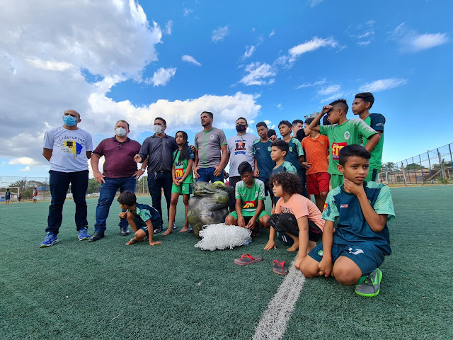 Deputado Dr. Neidson entrega materiais esportivos em apoio ao Projeto Pintando a Liberdade desenvolvido pela Sejus