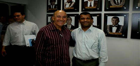 Governador eleito visita grande loja e agradece apoio recebido