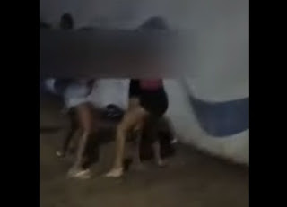 PEGOU NO FLAGRA: Esposa flagra marido saindo do quarto de amiga e fica furiosa; Marido fugiu “pelado”