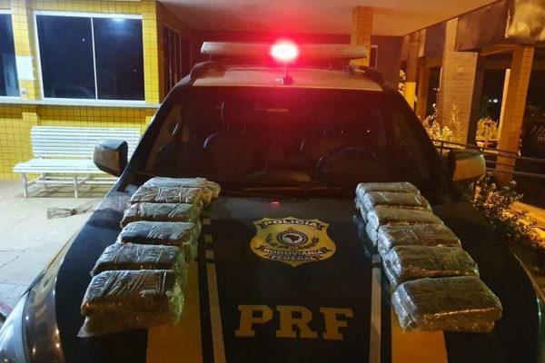 Motorista morto em acidente tinha R$ 3 milhões em droga no porta-malas