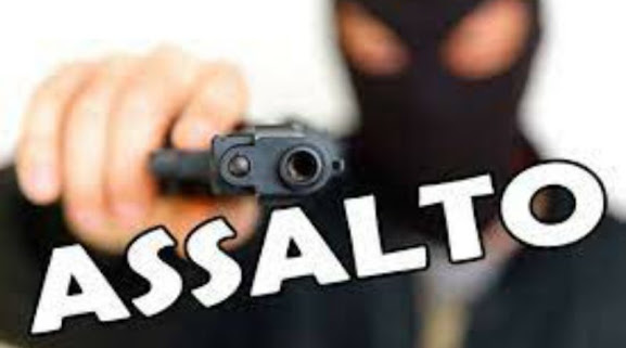 Assaltantes sob ameaça de arma roubam moto de homem em Guajará-Mirim-RO.