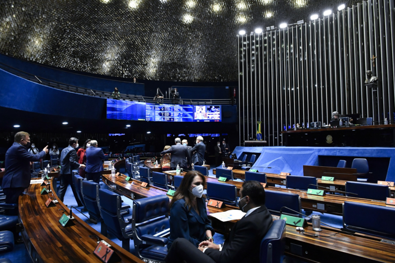Senado aprova PEC que altera a legislação eleitoral sem a volta das coligações