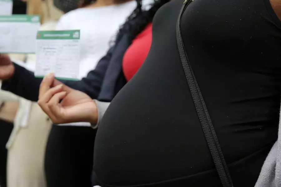 Câmara aprova retorno de gestantes vacinadas ao trabalho presencial