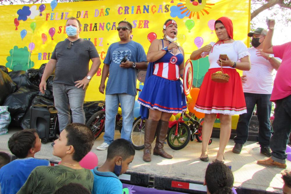 PREFEITURA DE GUAJARÁ (SEMTAS), DEPUTADO DR. NEIDSON E RÁDIO RONDÔNIA FM REALIZAM UMA GRANDE FESTA NO DIA DAS CRIANÇAS.