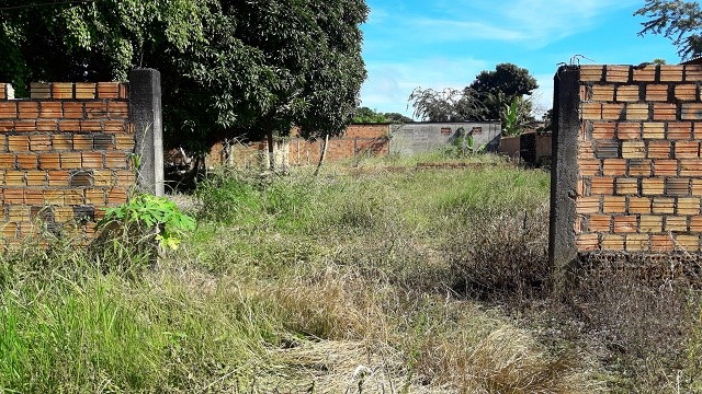 VENDE - SE DOIS TERRENOS NO JARDIM DA ESMERALDA