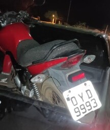 Polícia age rápido e localiza moto furtada prestes a ser atravessada para a Bolívia